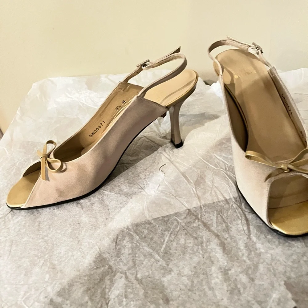 Stuart Weizmann open toe. - Picture 7 of 7